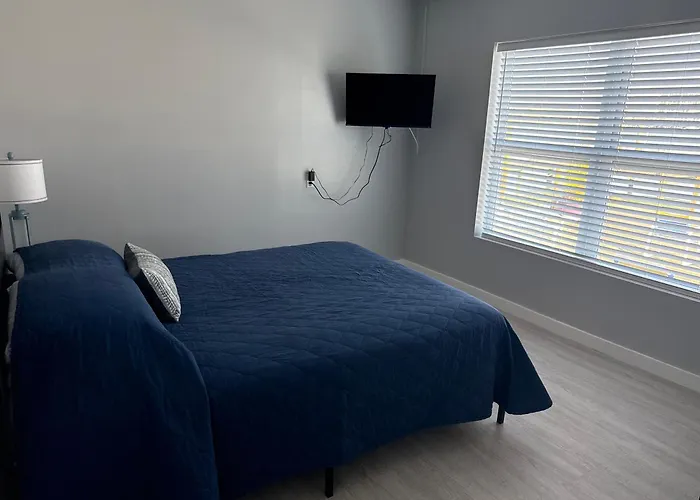 Motel Barefoot Bay 2*