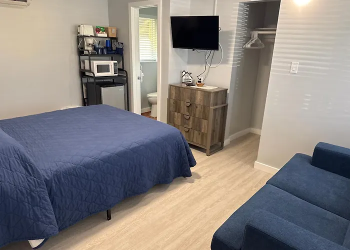 Barefoot Bay 2* Clearwater Beach