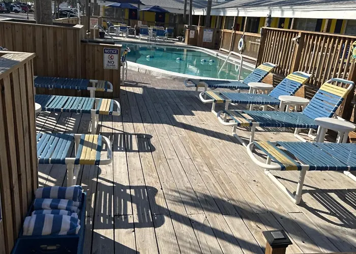 Barefoot Bay Motel
