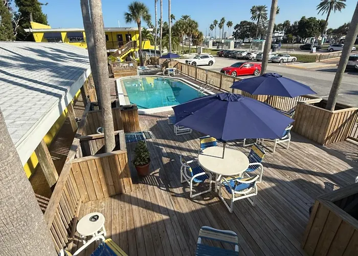 Barefoot Bay 2* Clearwater Beach