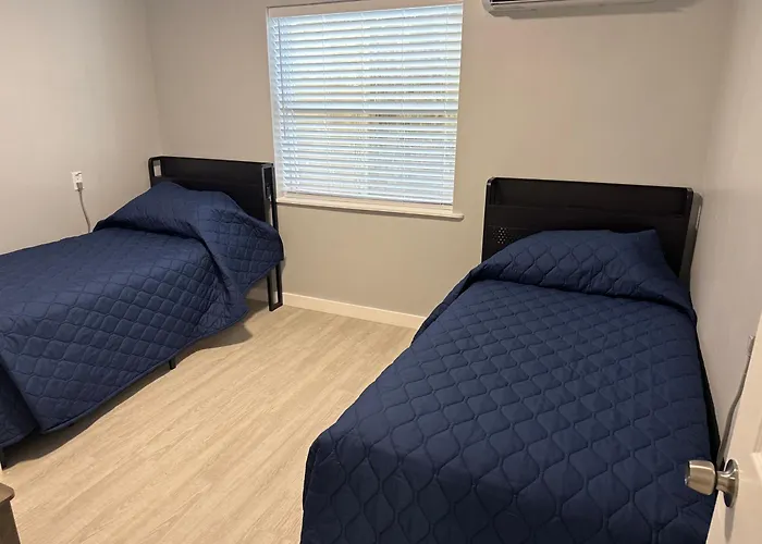 Barefoot Bay Motel