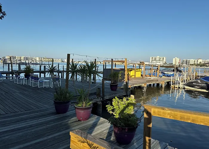 Barefoot Bay Motel